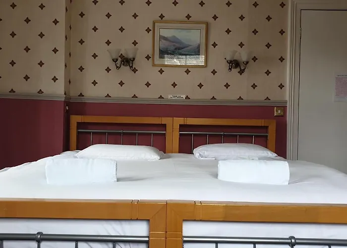 Lakes Guest house 3*